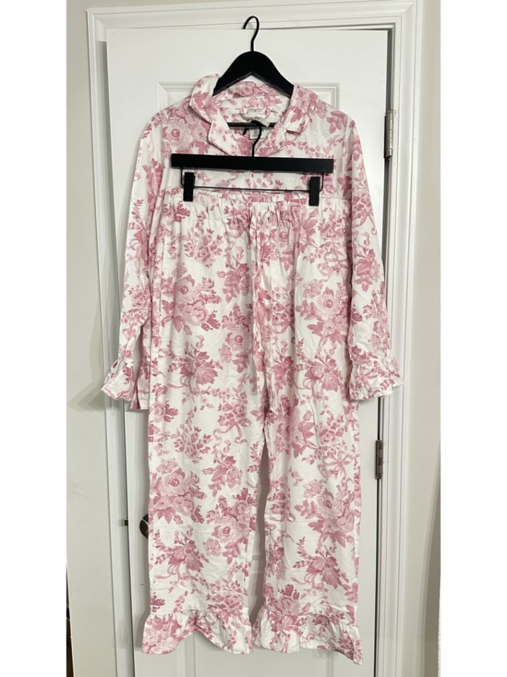POTTERY BARN Teen LoveShackFancy Flannel Pajama Set in Pink Size Medium - Picture 3 of 10